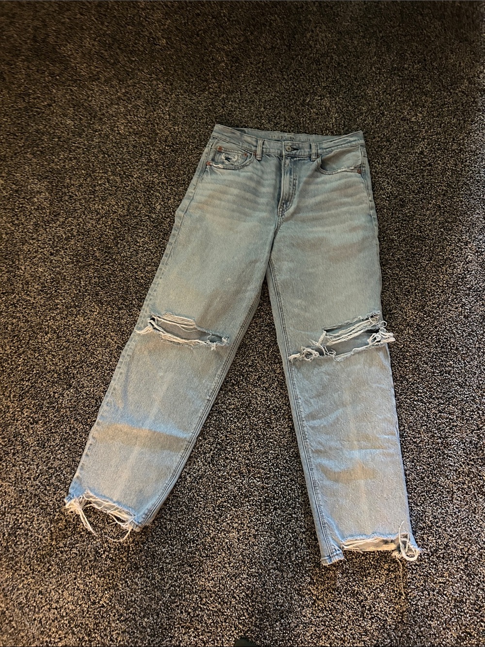 NWOT American Eagle Outfitters Light Wash Ripped Boyfriend Jeans